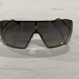 Givenchy GV 7167/S Sunglasses